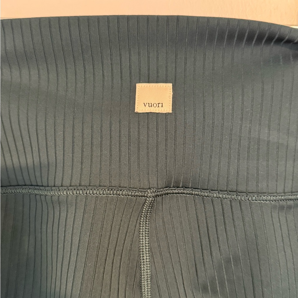 Vuori Inversion Rib Legging - Picture 3 of 4